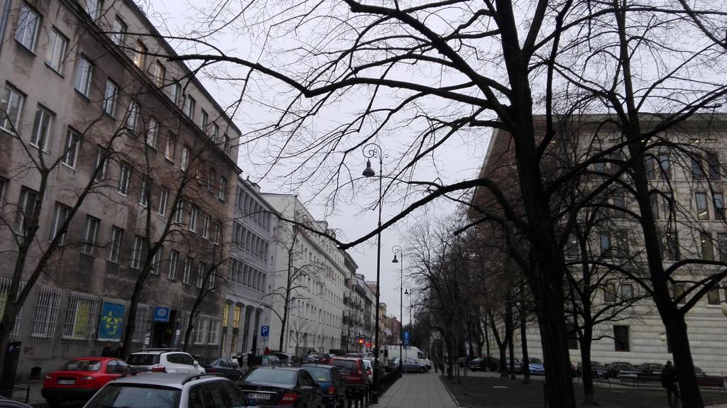 Klimatyczna Kawalerka W Centrum Warszawy Warsaw Luaran gambar