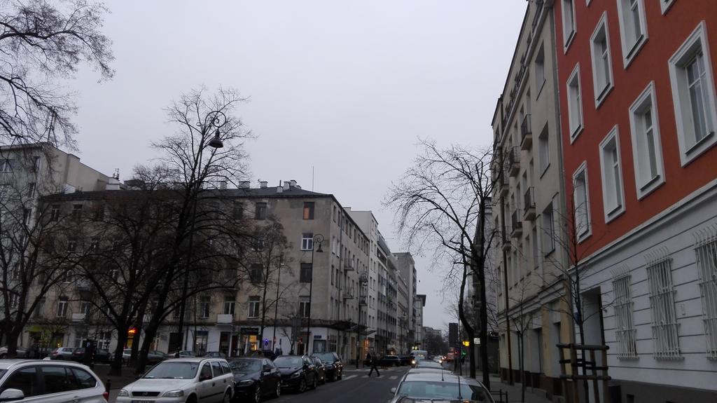 Klimatyczna Kawalerka W Centrum Warszawy Warsaw Luaran gambar