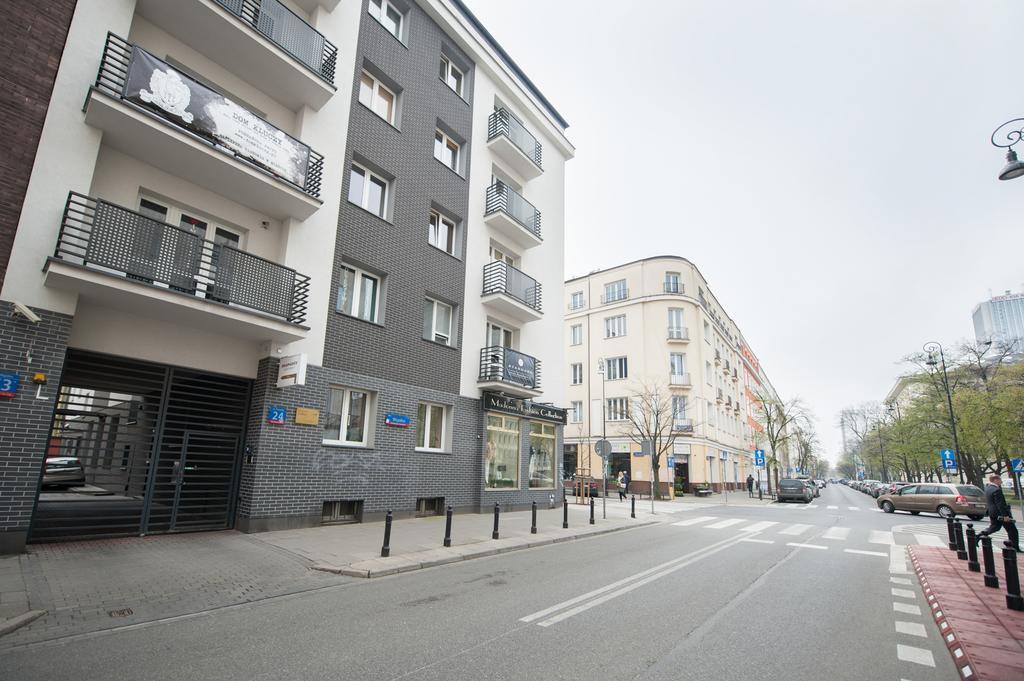 Klimatyczna Kawalerka W Centrum Warszawy Warsaw Luaran gambar