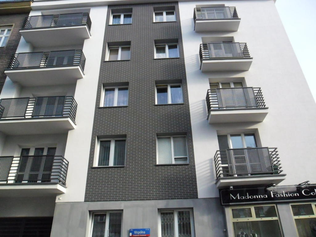 Klimatyczna Kawalerka W Centrum Warszawy Warsaw Luaran gambar